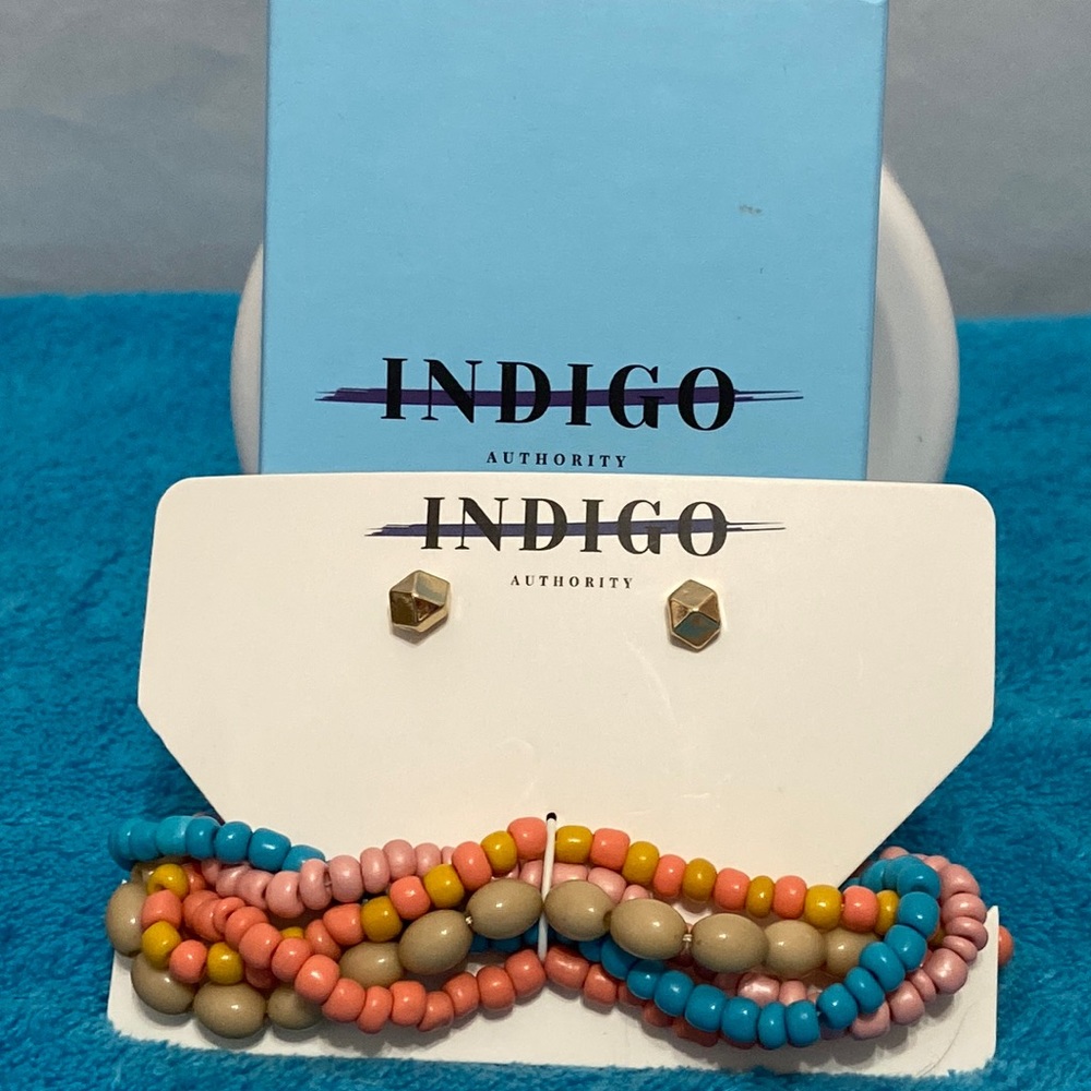 NIB Indigo Authority layered bracelet and matching earrings